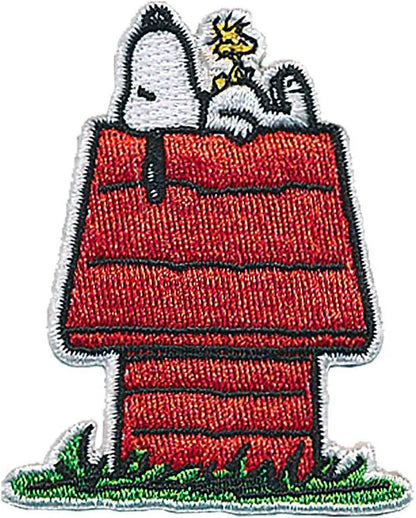 Tervis Peanuts Best Buddies Collection Snoopy Woodstock House Made in USA Double Walled Insulated Tumbler Travel Cup Keeps Drinks Cold & Hot, 10oz Wavy, Felt