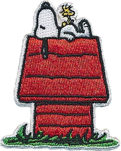 Tervis Peanuts Best Buddies Collection Snoopy Woodstock House Made in USA Double Walled Insulated Tumbler Travel Cup Keeps Drinks Cold & Hot, 10oz Wavy, Felt